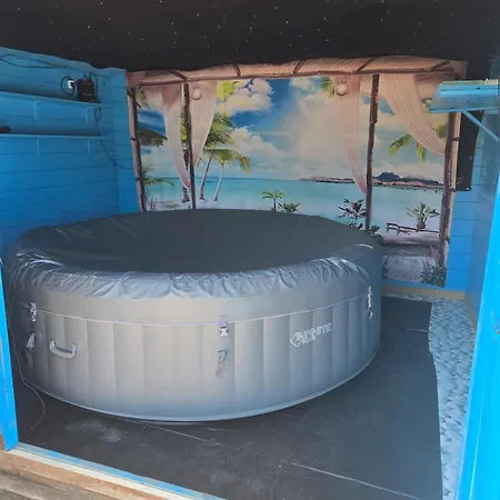 Piscine Chauffee Et Couverte