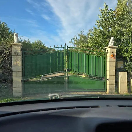 Piscine Chauffee Et Couverte *