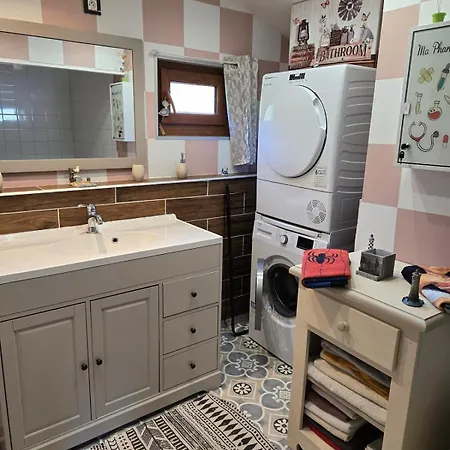 Chalet Piscine Chauffee Et Couverte *