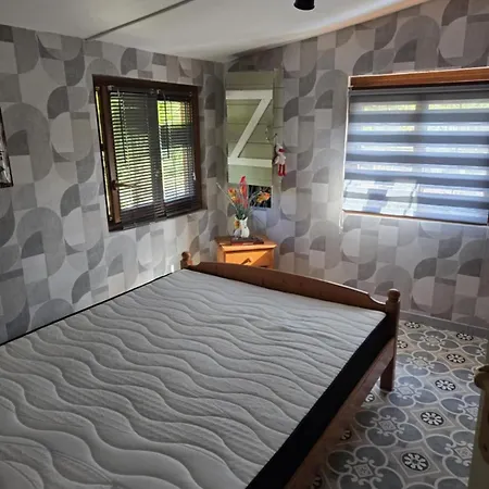 Chalet Piscine Chauffee Et Couverte *