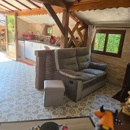 Chalet Piscine Chauffee Et Couverte *